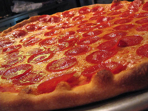 Nyd en herlig fredag med pizza eller nachos fra dit ynglings pizzaria